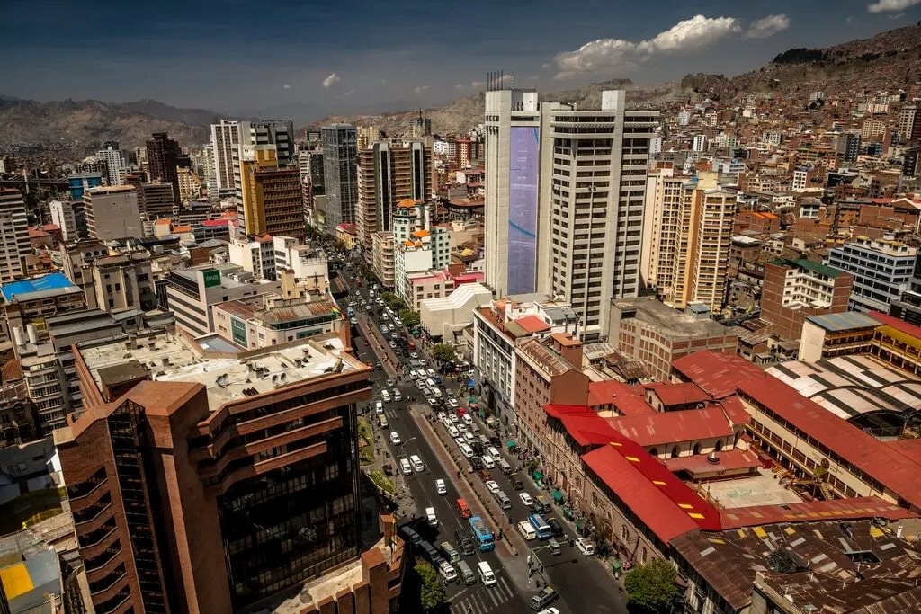 Bolivia Từ chối Starlink của Elon Musk , chọn vệ tinh Trung Quốc cho internet - Ảnh 1. Bolivia Từ chối Starlink của Elon Musk , chọn vệ tinh Trung Quốc cho internet - Ảnh 1.