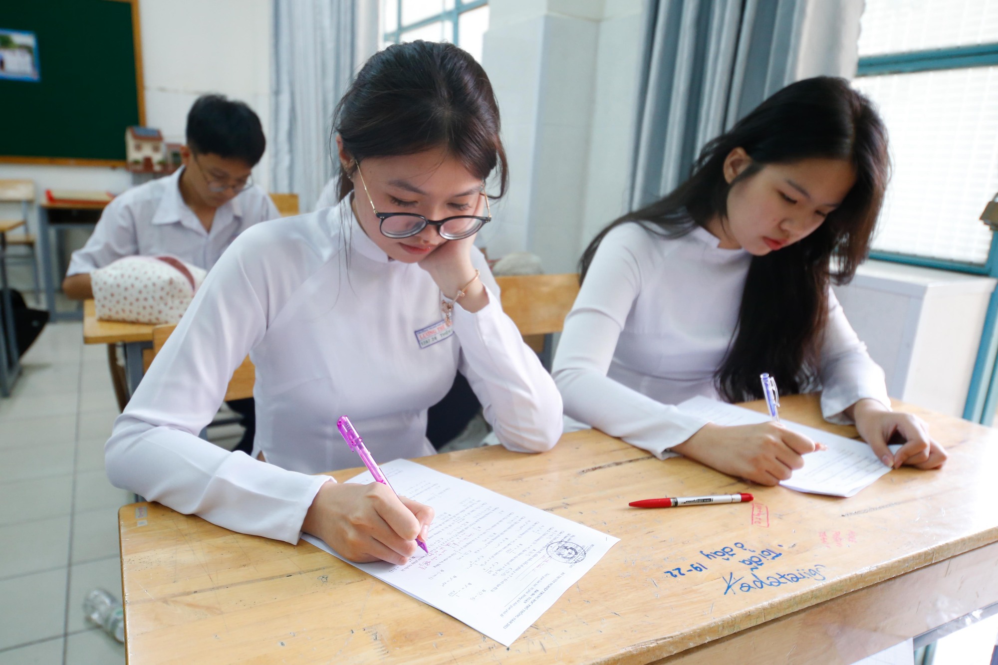 Lịch thi tốt nghiệp THPT 2025 chính thức được công bố bởi Bộ GDĐT - Ảnh 1.