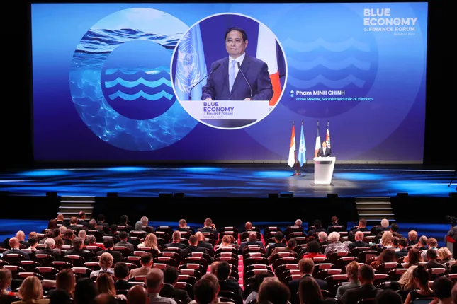 Thủ tướng: Kết nối li&ecirc;n lục địa, h&igrave;nh th&agrave;nh c&aacute;c 'cực tăng trưởng biển xanh' - Ảnh 2.