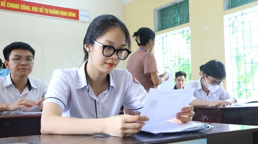 Lịch thi tốt nghiệp THPT 2025 chính thức được công bố bởi Bộ GDĐT - Ảnh 2.