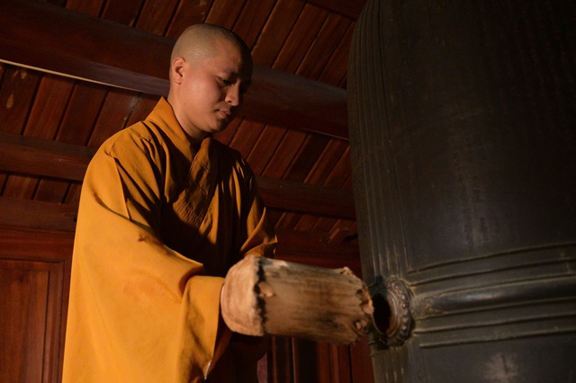 Cập nhật: Không khí đặc biệt của buổi sáng ngày 1/7 sau khi tiếng chuông ngân vang tại hơn 18.000 ngôi chùa trên cả nước- Ảnh 2.