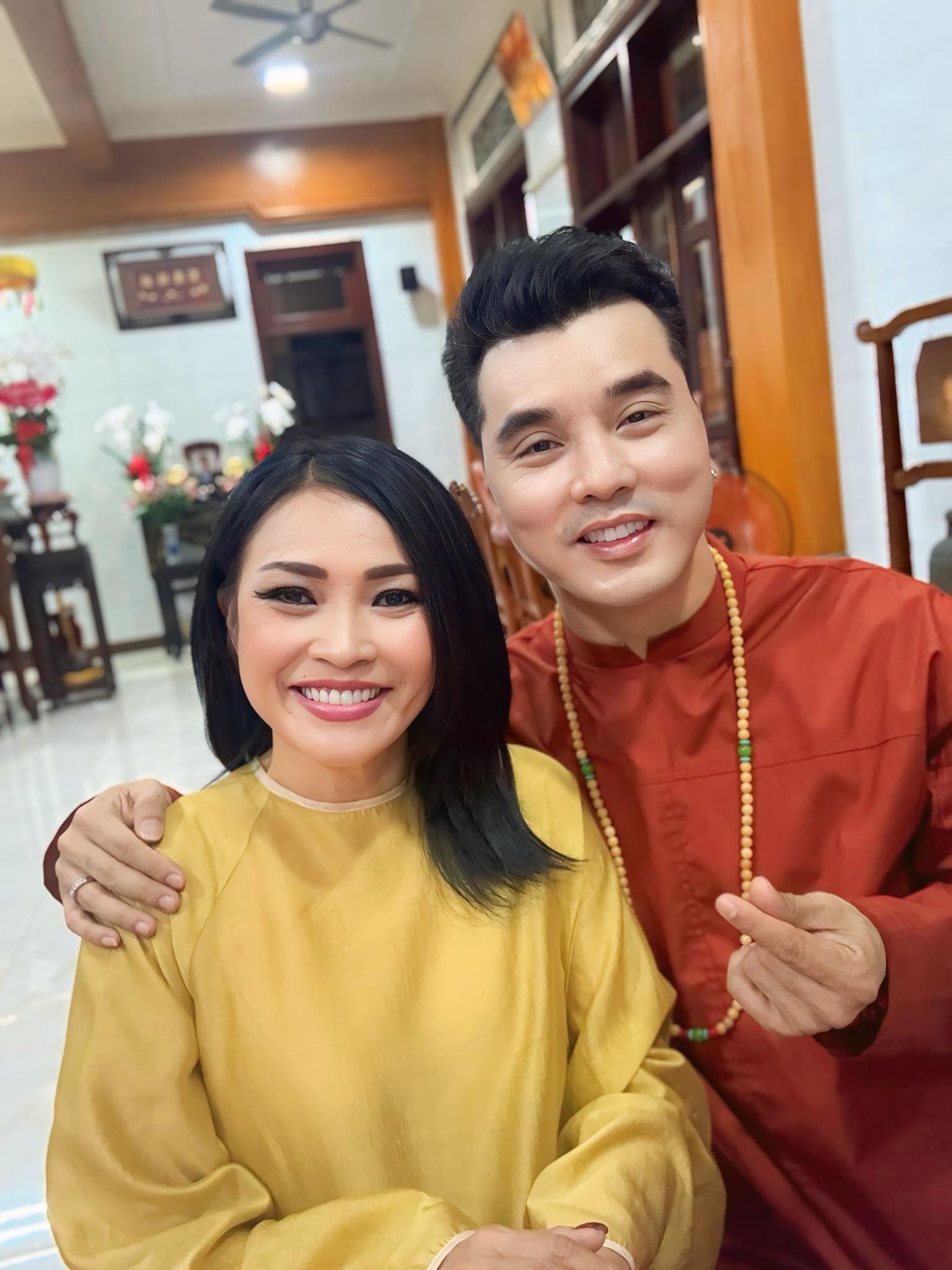 Cuộc sống hiện tại của nữ ca sĩ sau 1 năm công khai có chồng là trai miền núi, không biết tiếng Việt - Ảnh 2.