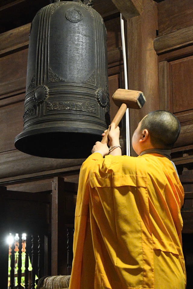 Cập nhật: Không khí đặc biệt của buổi sáng ngày 1/7 sau khi tiếng chuông ngân vang tại hơn 18.000 ngôi chùa trên cả nước- Ảnh 9.