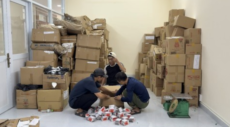 Công an TP HCM bắt Giám đốc Công ty Mỹ phẩm sản xuất hàng giả - Ảnh 4.