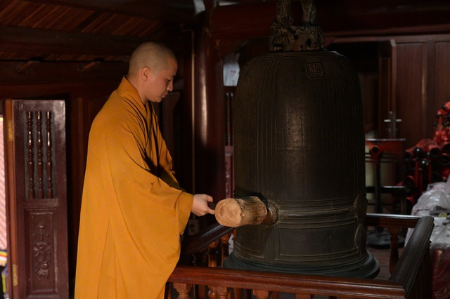 Cập nhật: Không khí đặc biệt của buổi sáng ngày 1/7 sau khi tiếng chuông ngân vang tại hơn 18.000 ngôi chùa trên cả nước- Ảnh 1.