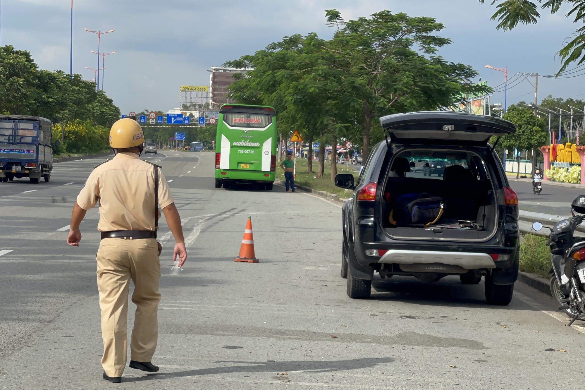 Bất ngờ kết quả sau khi dừng hàng chục xe khách ở TP HCM- Ảnh 1. Bất ngờ kết quả sau khi dừng hàng chục xe khách ở TP HCM- Ảnh 1.