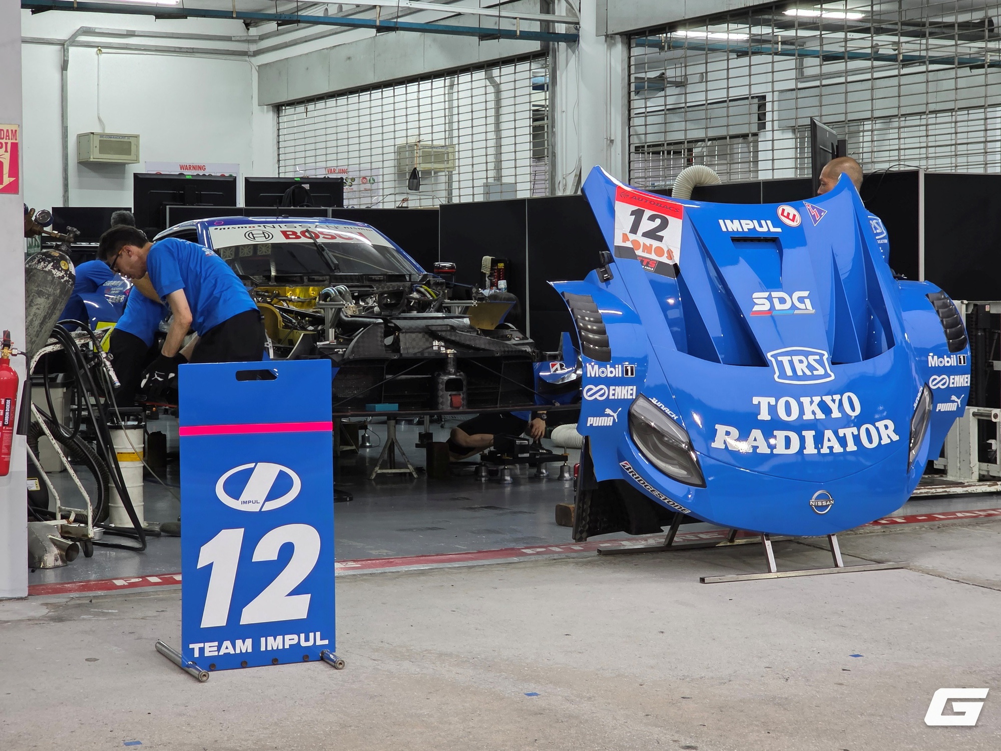 Cận cảnh garage đội đua tại giải Super GT: 'Vùng cấm' mà không phải ai cũng có thể lại gần- Ảnh 4.