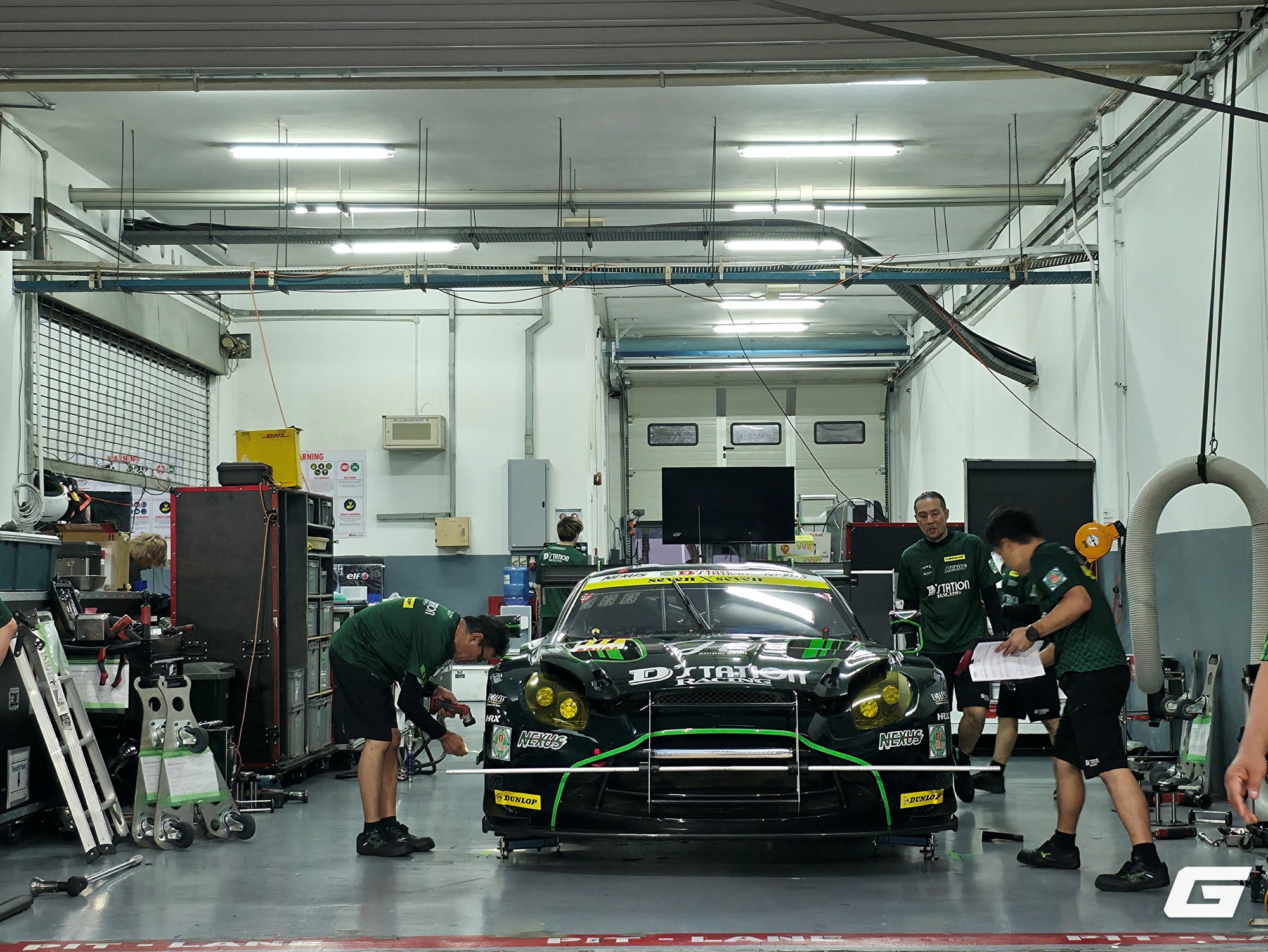 Cận cảnh garage đội đua tại giải Super GT: 'Vùng cấm' mà không phải ai cũng có thể lại gần- Ảnh 15.