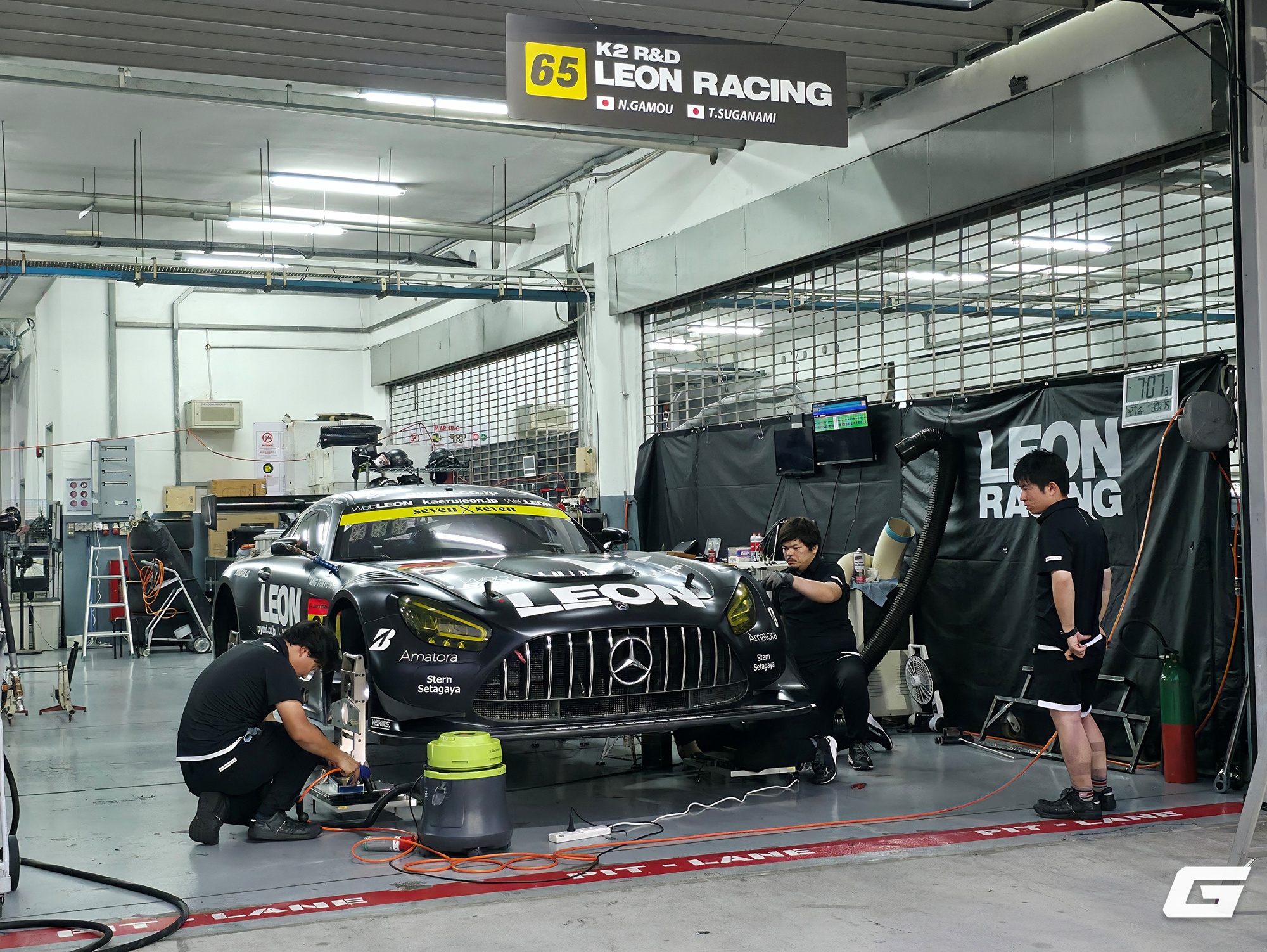 Cận cảnh garage đội đua tại giải Super GT: 'Vùng cấm' mà không phải ai cũng có thể lại gần- Ảnh 14.