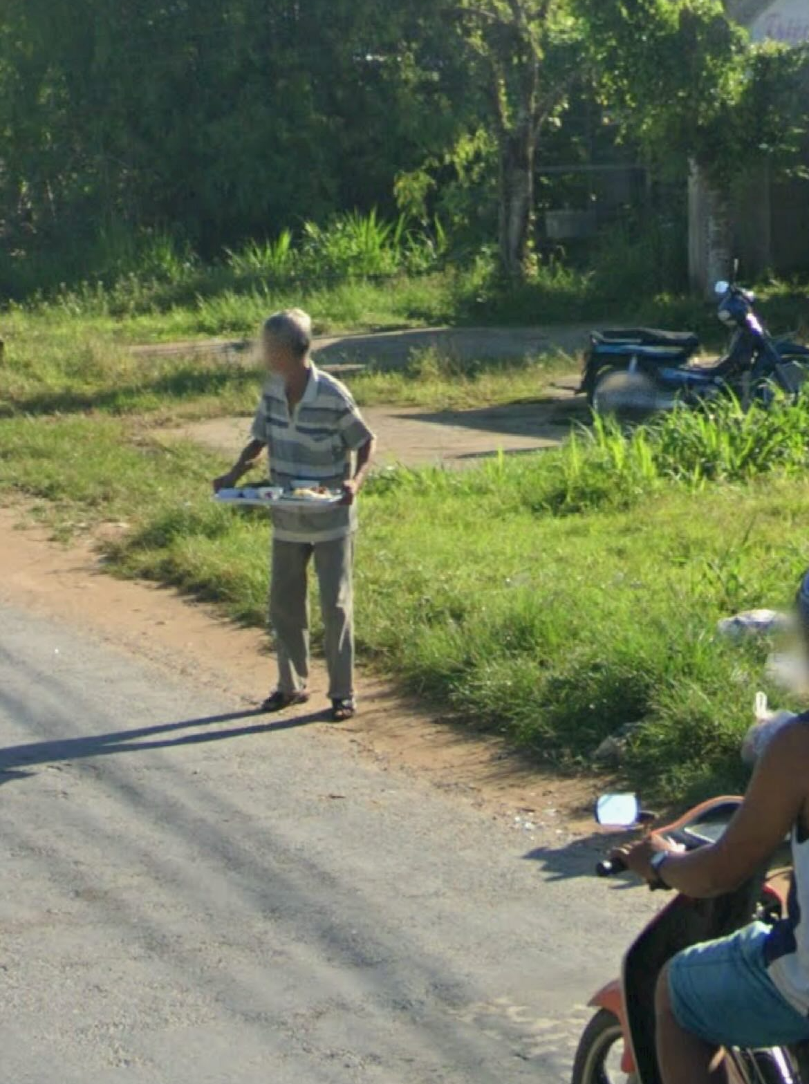 Google Maps h&oacute;a cỗ m&aacute;y thời gian, thấy người th&acirc;n đ&atilde; mất ở ngay trước nh&agrave;: Trend n&agrave;y tốn nước mắt- Ảnh 7.