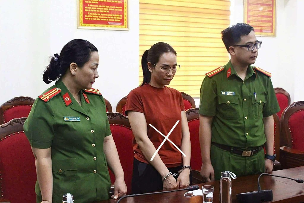 Bắt cựu nữ kế toán trưởng Trung tâm Y tế- Ảnh 1. Bắt cựu nữ kế toán trưởng Trung tâm Y tế- Ảnh 1.