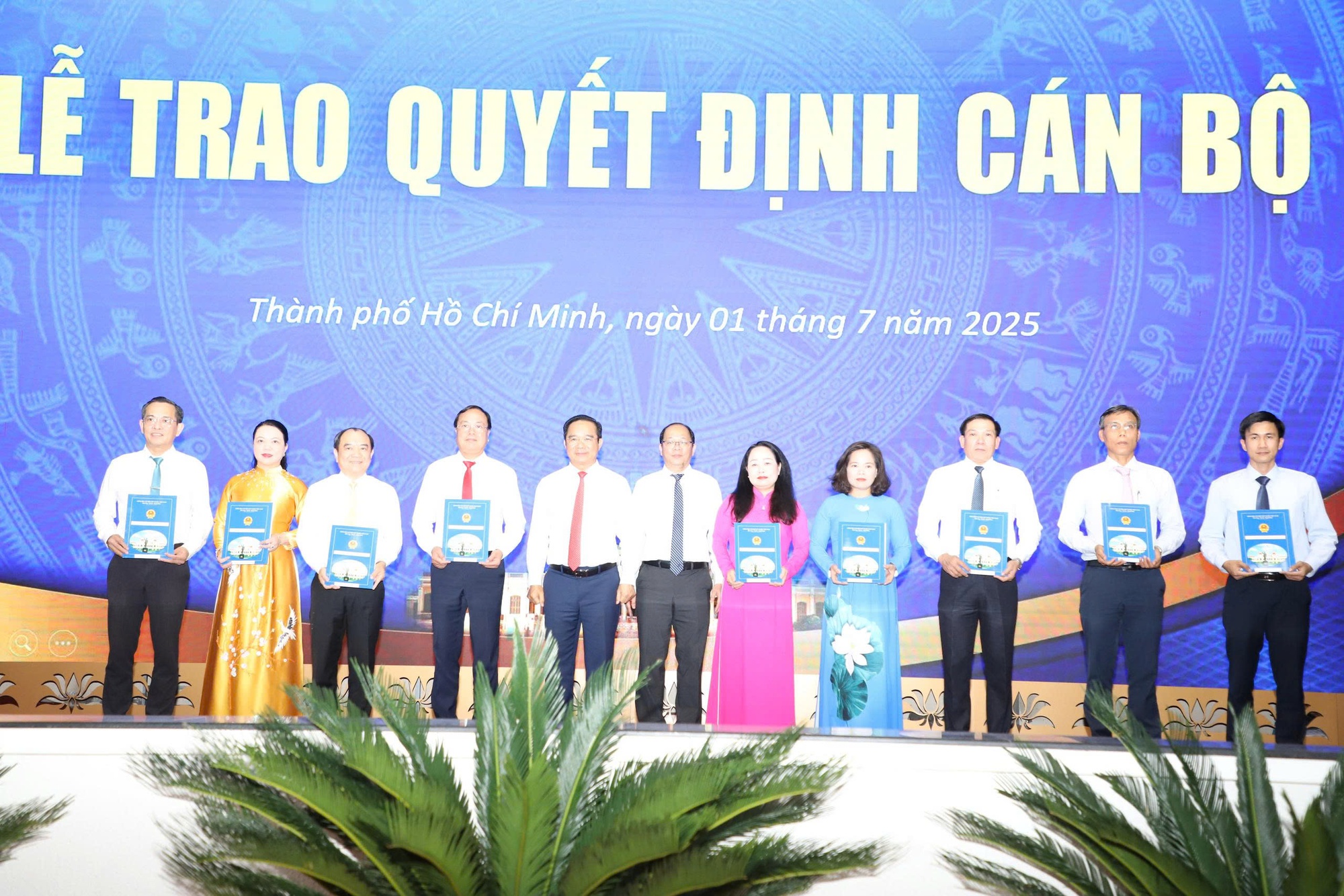 Danh sách 14 giám đốc và 137 phó giám đốc của 15 sở, ngành TP HCM sau hợp nhất- Ảnh 2.