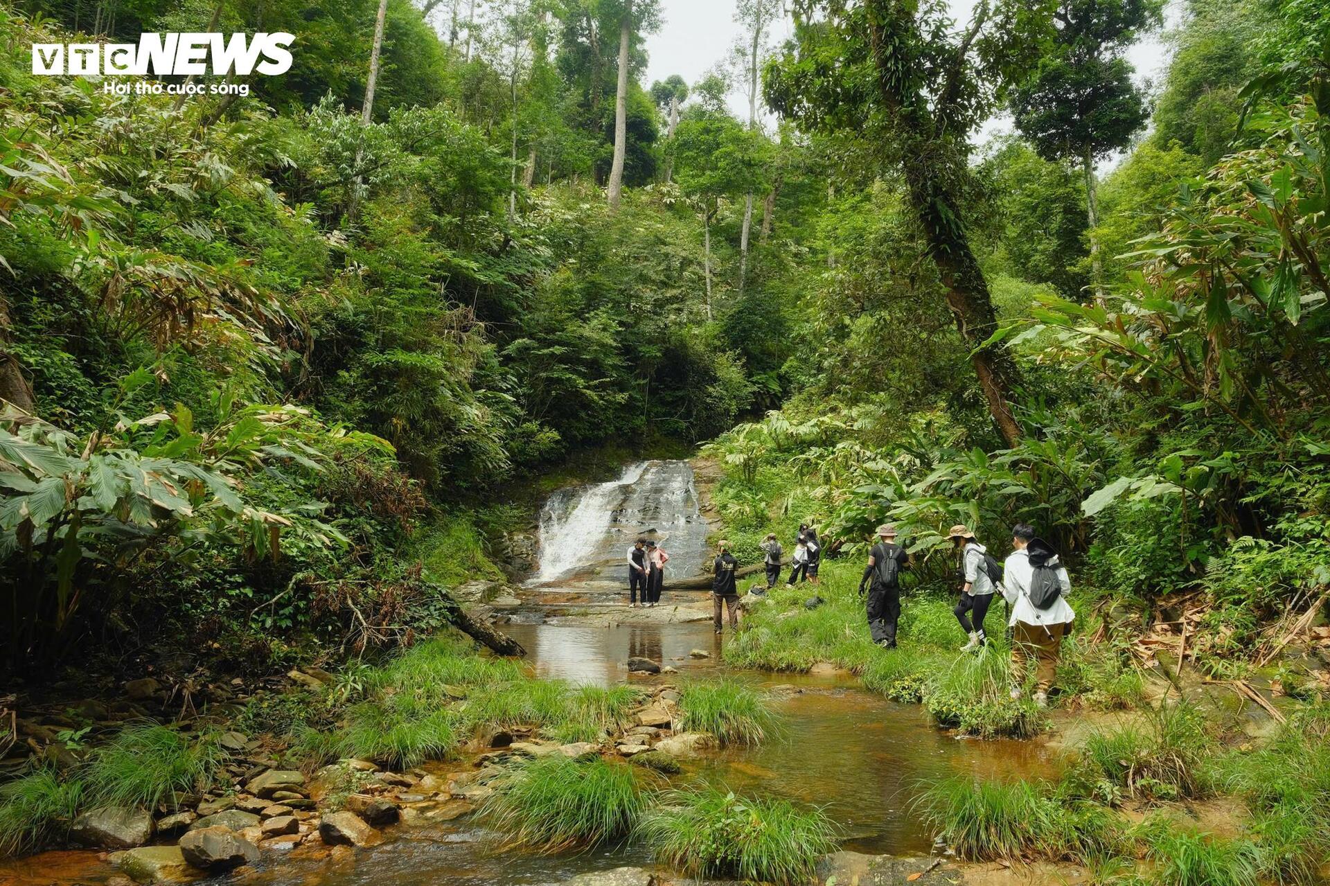 Giới trẻ đổ về Y T&yacute; tr&aacute;nh n&oacute;ng, săn m&acirc;y trắng giữa đại ng&agrave;n T&acirc;y Bắc - Ảnh 4.