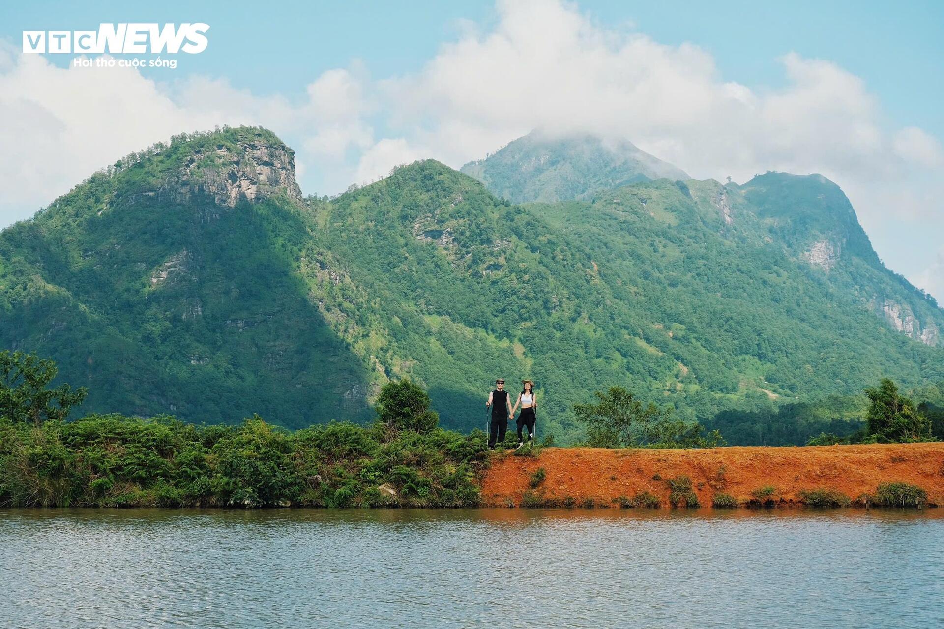 Giới trẻ đổ về Y T&yacute; tr&aacute;nh n&oacute;ng, săn m&acirc;y trắng giữa đại ng&agrave;n T&acirc;y Bắc - Ảnh 8.