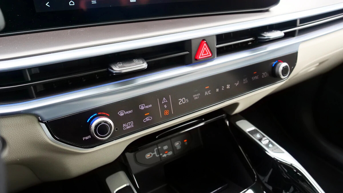 Kia Sorento giảm giá còn từ 879 triệu đồng tại đại lý, đua giá với Santa Fe nhưng VIN 2025 - Ảnh 8.