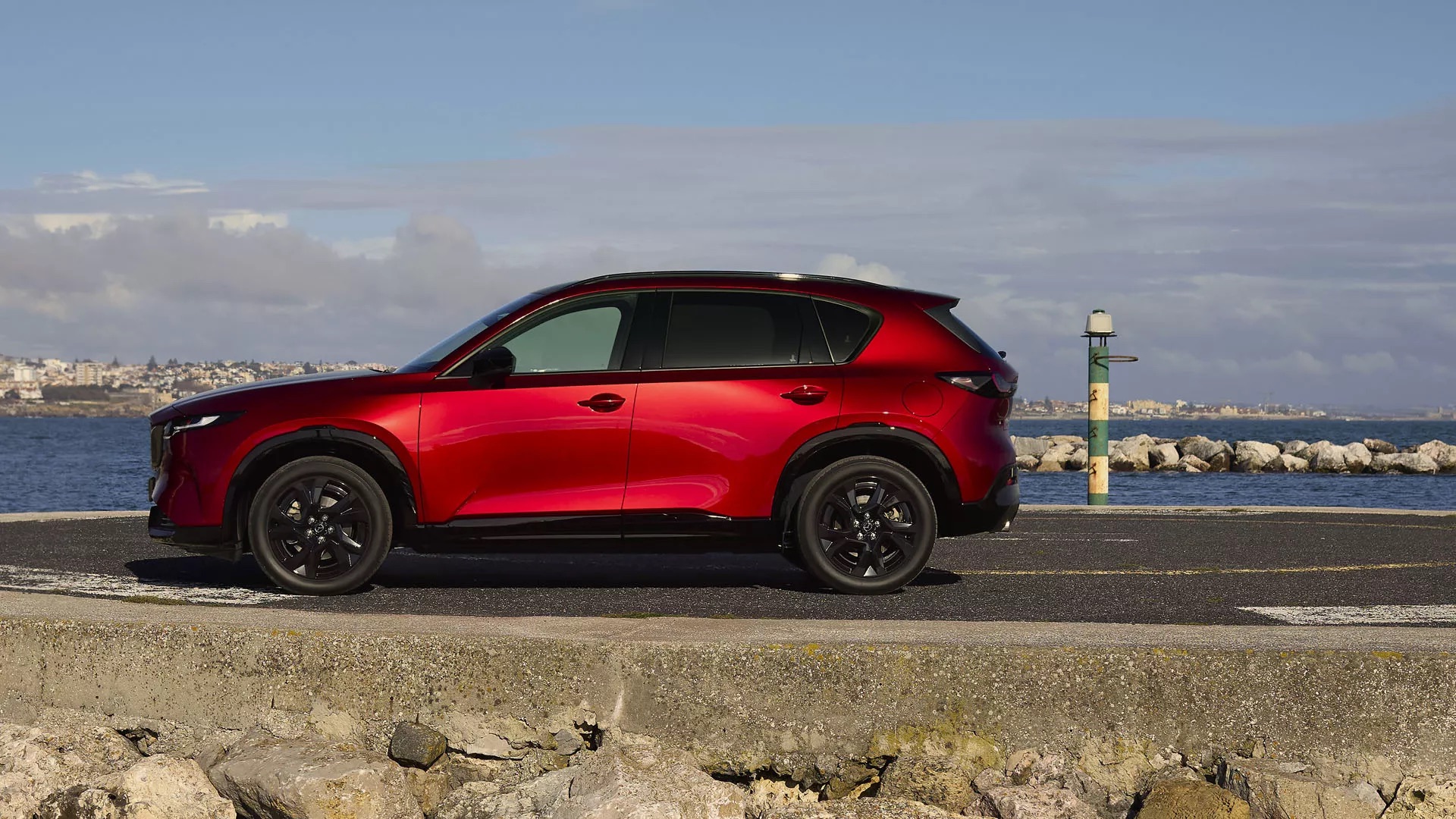 Mazda CX-5 2025 ra mắt: Nội thất mới hoàn toàn, màn hình lớn, ít phím bấm, 'úp mở' bản hybrid gây bất ngờ - Ảnh 3.