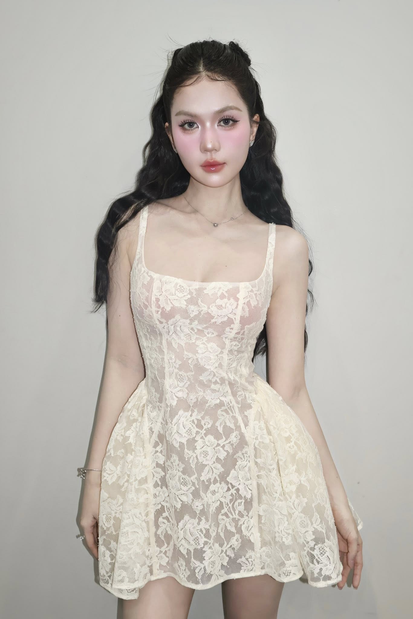Ngọc Trinh lộ body thật qua camera thường, netizen so ảnh đã qua chỉnh sửa liền nói 1 câu! - Ảnh 7. Ngọc Trinh lộ body thật qua camera thường, netizen so ảnh đã qua chỉnh sửa liền nói 1 câu! - Ảnh 7.