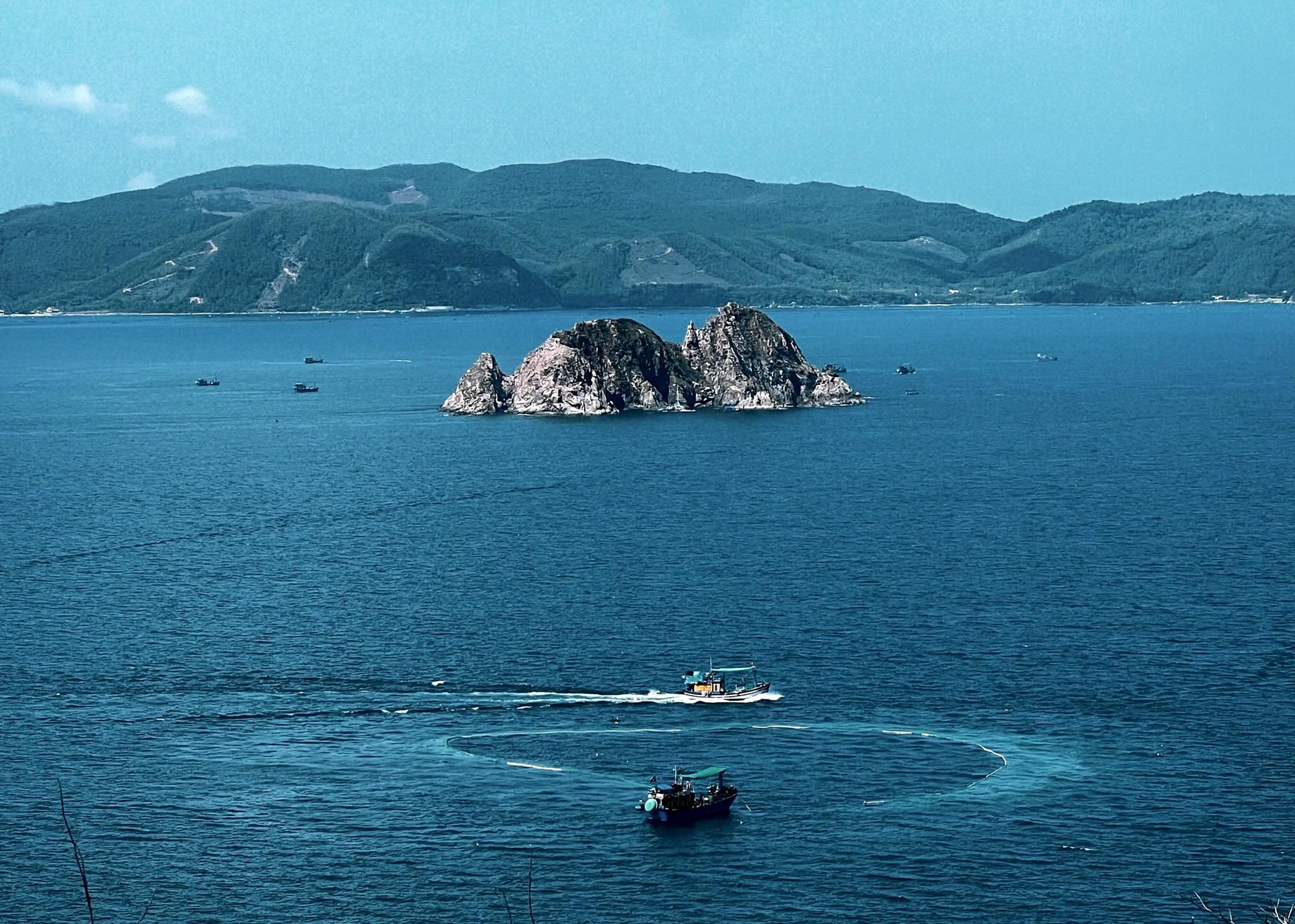 Đắk Lắk có một bãi biển không khác gì biển nước Ý khiến dân tình rần rần đòi “nghỉ hưu sớm”- Ảnh 3. Đắk Lắk có một bãi biển không khác gì biển nước Ý khiến dân tình rần rần đòi “nghỉ hưu sớm”- Ảnh 3.