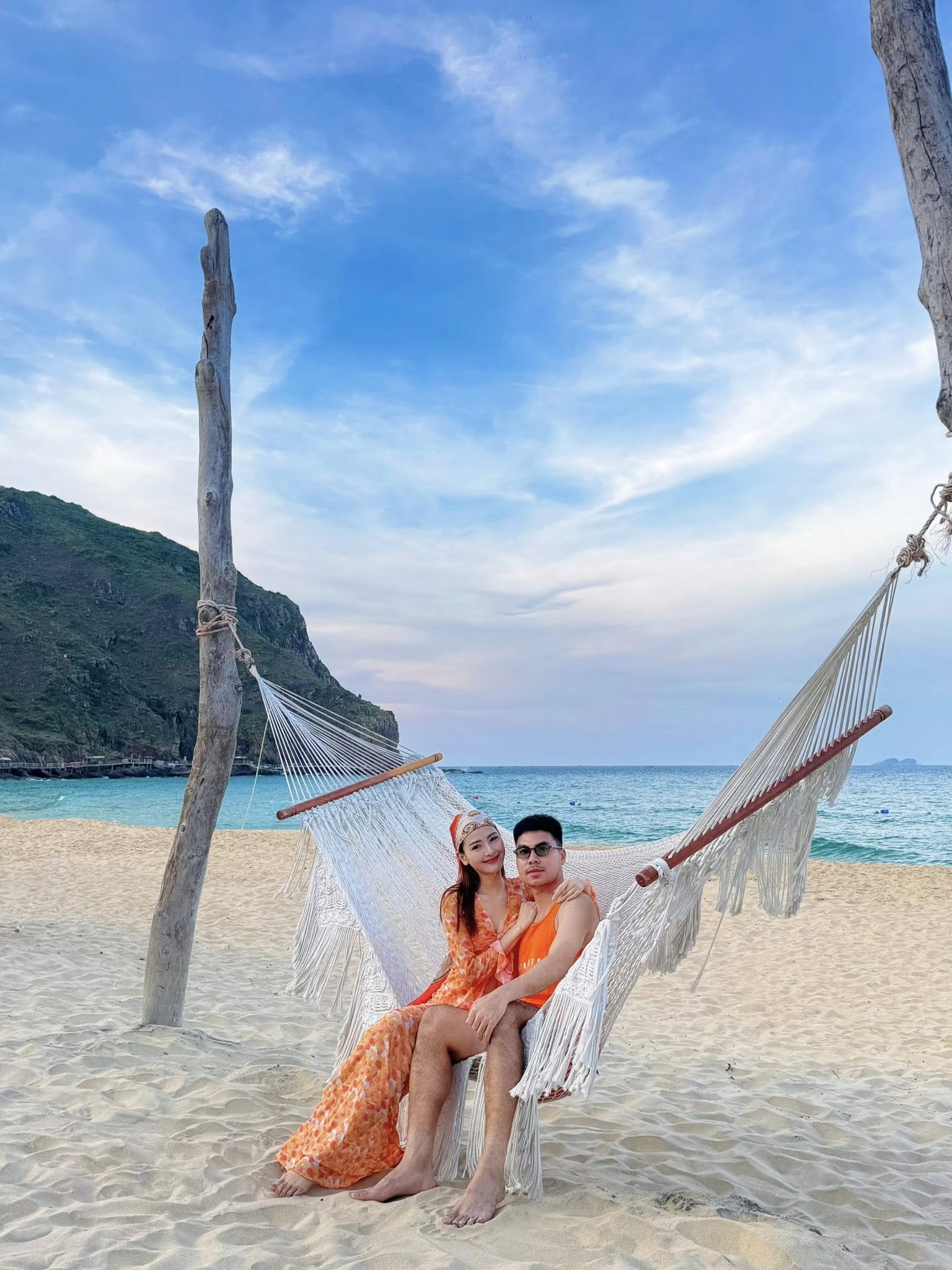 Team qua đường tóm dính nữ MC nổi tiếng hẹn hò với tuyển thủ Việt Nam giữa trung tâm thương mại- Ảnh 5.