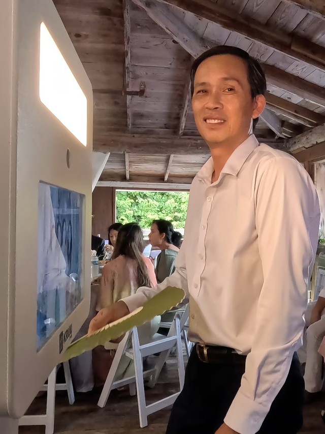 NS Ho&agrave;i Linh lộ diện kh&aacute;c lạ sau khi em trai th&ocirc;ng b&aacute;o khẩn về t&igrave;nh trạng sức khỏe- Ảnh 1.