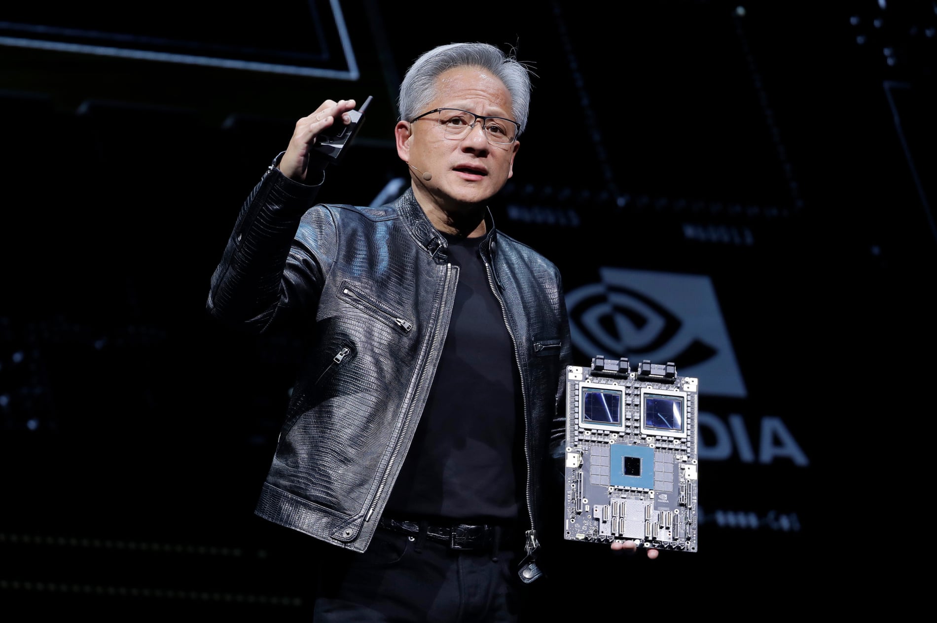 Vượt Mặt Apple Và Microsoft, Nvidia Vừa Vươn Tới Một Kỷ Lục Chưa Có Công Ty Nào Làm Được 1 6000 1752106503597 1752106503851835168636