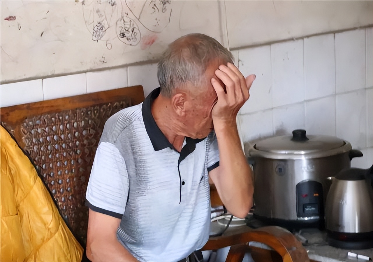 Đến ngân hàng vay tiền, phát hiện được thừa kế 5 tỷ- Ảnh 1. Đến ngân hàng vay tiền, phát hiện được thừa kế 5 tỷ- Ảnh 1.