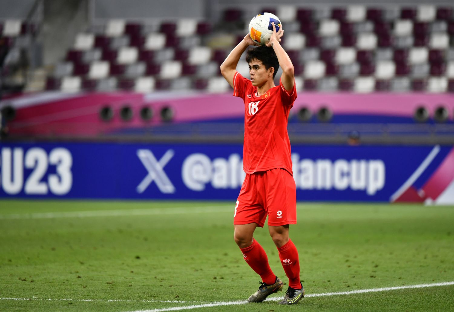 HLV Kim Sang-sik sẽ vô địch giải Đông Nam Á nhờ “món quà” từ ông Troussier? - Ảnh 1.
