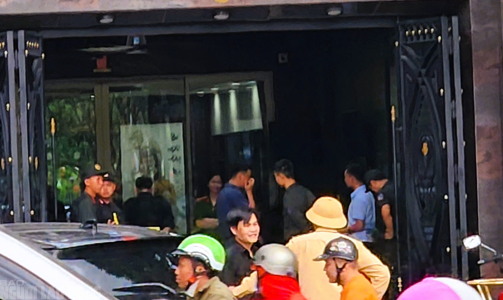 Công an phong tỏa khám xét nhà M . Gỗ - giang hồ xứ Thanh gây chú ý - Ảnh 3.