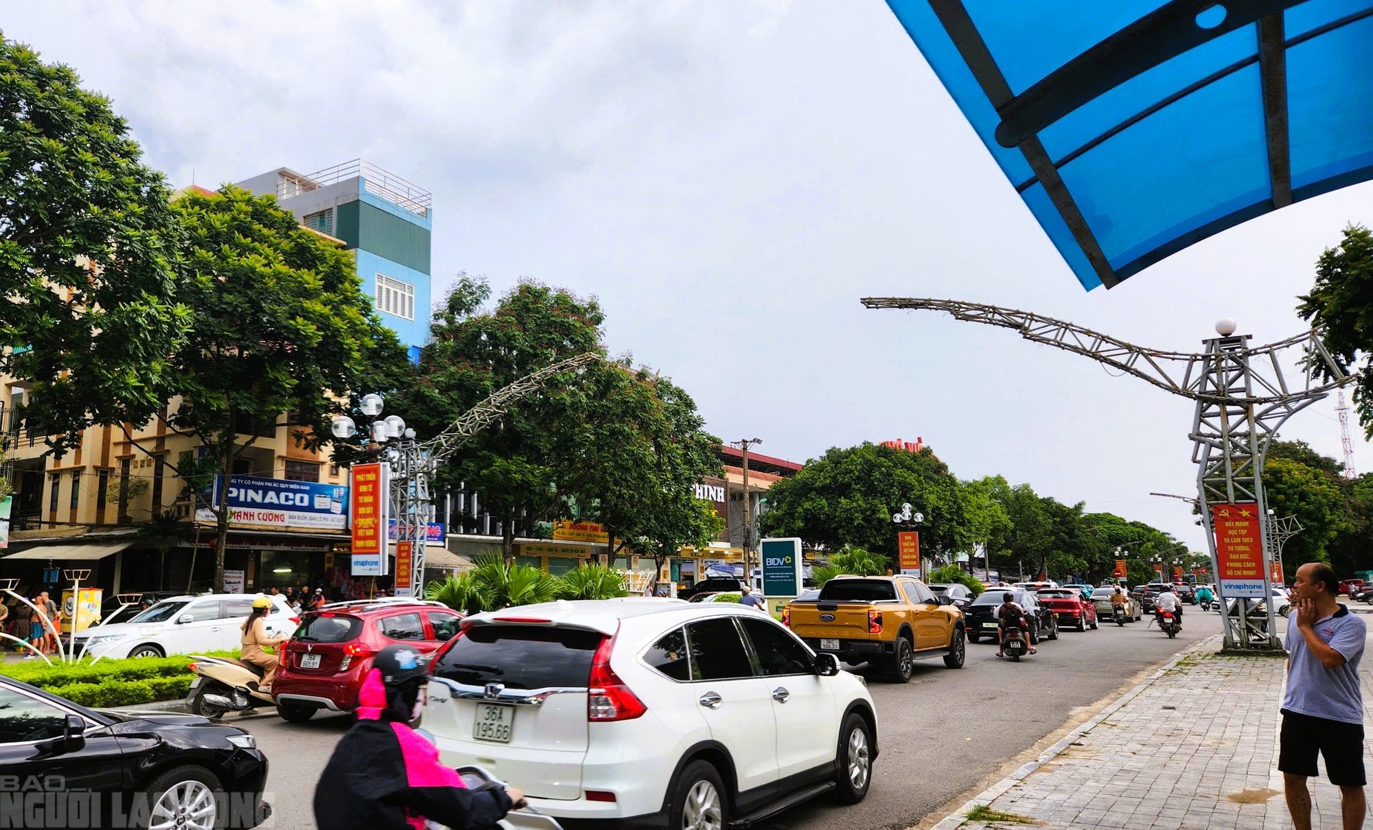 Công an phong tỏa khám xét nhà M . Gỗ - giang hồ xứ Thanh gây chú ý - Ảnh 6.