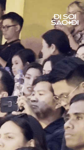3 giây bắt trọn khí chất dâu hào môn Đỗ Mỹ Linh, thái độ với phu nhân nhà bầu Hiển gây chú ý- Ảnh 2.