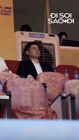 3 giây bắt trọn khí chất dâu hào môn Đỗ Mỹ Linh, thái độ với phu nhân nhà bầu Hiển gây chú ý- Ảnh 3.