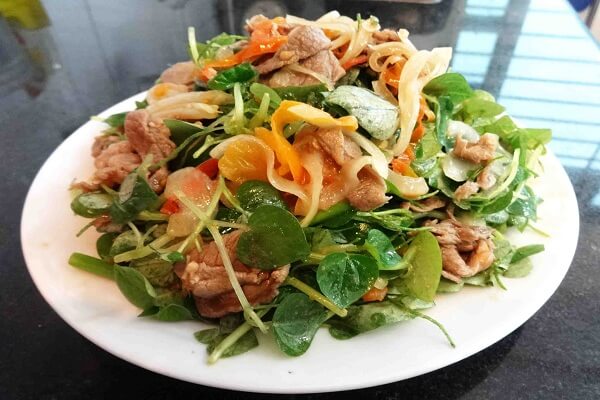 Rau nhà nghèo Việt Nam thành hàng hiếm ở Trung Quốc: Giá cao gấp 5 lần, dân tình đổ xô mua- Ảnh 5. Rau nhà nghèo Việt Nam thành hàng hiếm ở Trung Quốc: Giá cao gấp 5 lần, dân tình đổ xô mua- Ảnh 5.