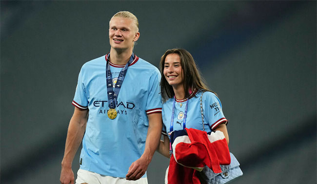 Paparazzi tóm dính nàng WAG bí mật sinh con cho cầu thủ nổi tiếng, giờ lộ diện với bikini nóng bỏng hơn mùa hè- Ảnh 4. Paparazzi tóm dính nàng WAG bí mật sinh con cho cầu thủ nổi tiếng, giờ lộ diện với bikini nóng bỏng hơn mùa hè- Ảnh 4.