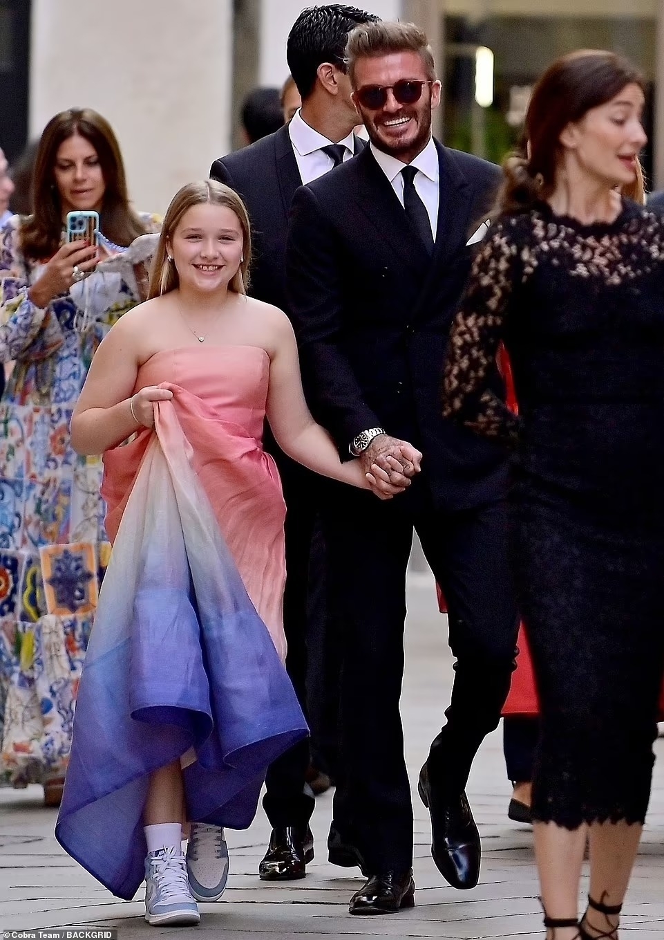 Ngắm tiểu thư Harper Beckham ngày nhỏ đáng yêu như thiên thần giờ hóa thiếu nữ phổng phao khiến ai cũng trầm trồ- Ảnh 16.