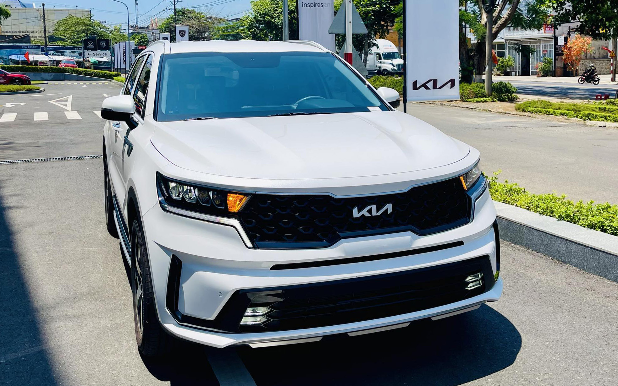 Kia Sorento giảm giá còn từ 879 triệu đồng tại đại lý, đua giá với Santa Fe nhưng VIN 2025 - Ảnh 2.
