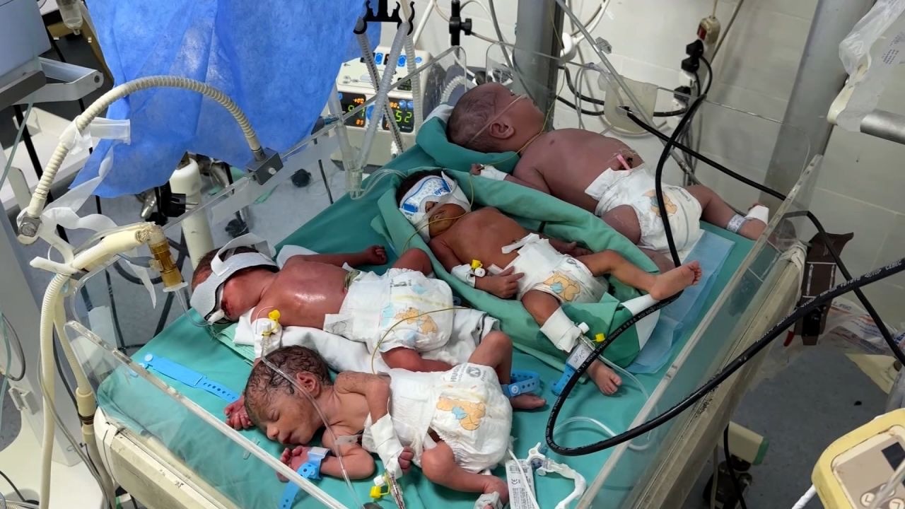 Khủng hoảng nhiên liệu lên đỉnh điểm, các bác sĩ Gaza tuyệt vọng đặt nhiều trẻ sơ sinh vào 1 lồng ấp - Ảnh 1.