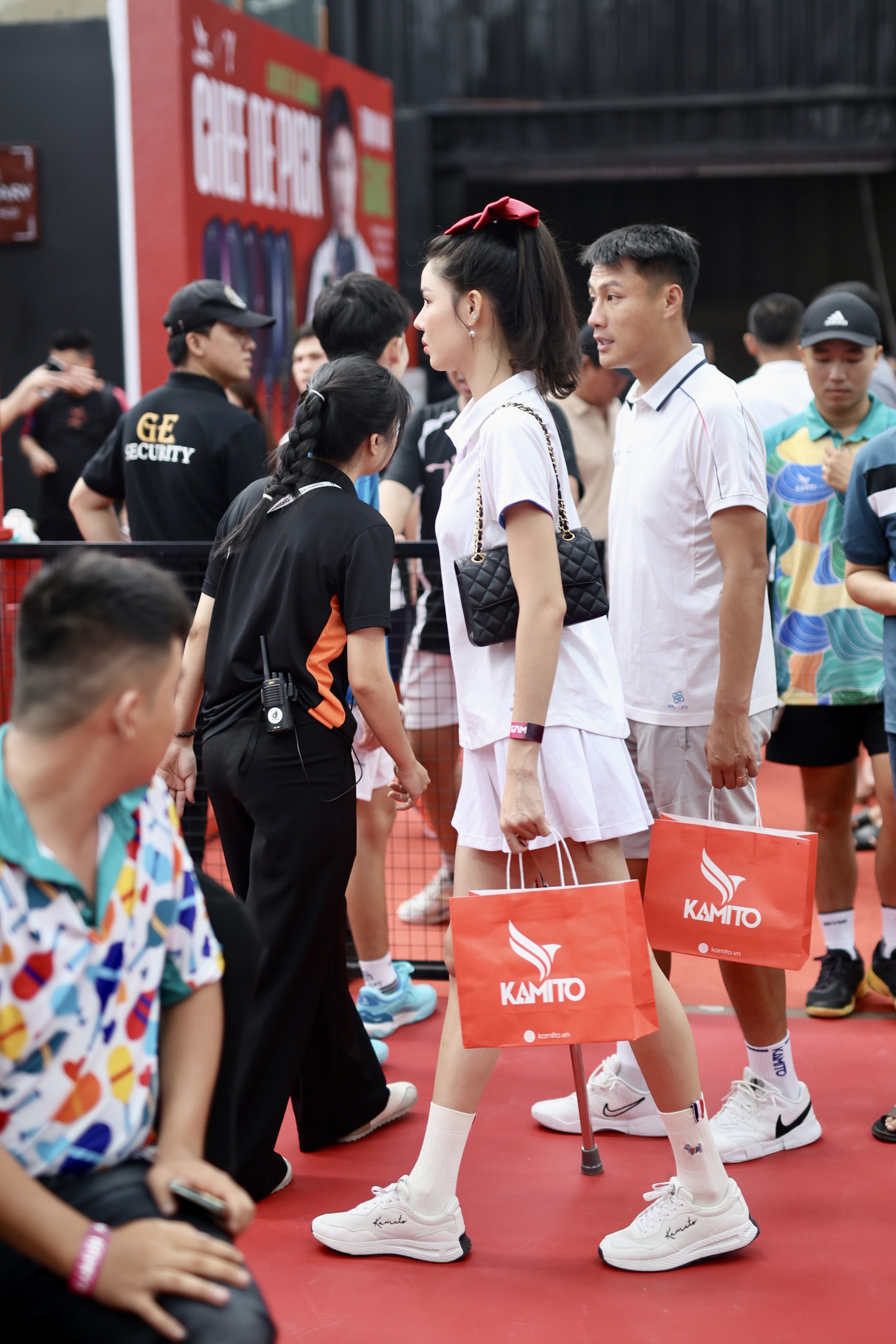Kỳ Hân chống nạng ra sân Pickleball, để lộ vết sẹo dài sau tai nạn gãy đùi- Ảnh 5.