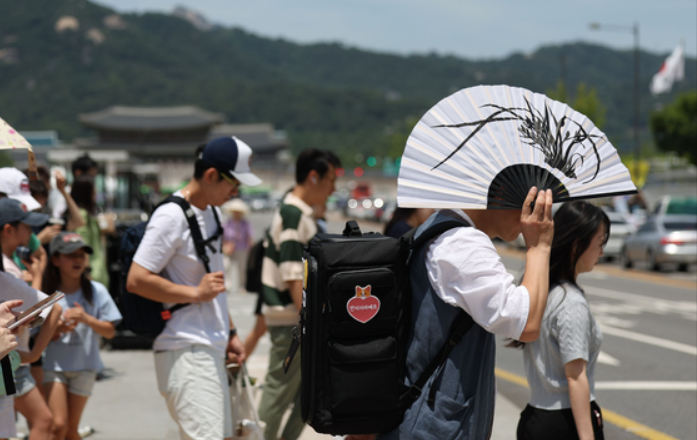 C&aacute;c quốc gia ứng ph&oacute; với nắng n&oacute;ng kỷ lục- Ảnh 1.