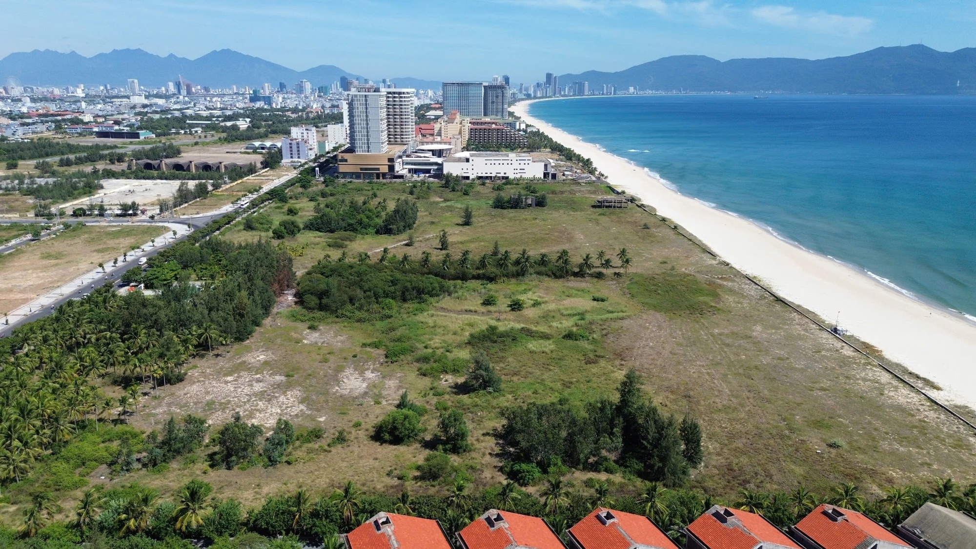 Dự án ven đường biển đẹp nhất Đà Nẵng trước khi bị thu hồi một phần- Ảnh 1.