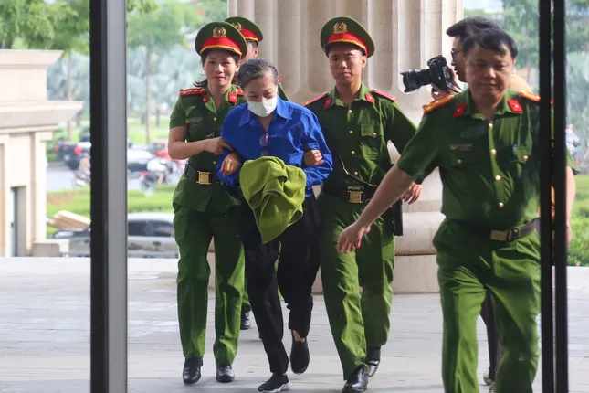 Tuyên án cựu Bí thư tỉnh ủy Hoàng Thị thúy Lan và Chủ tịch Tập đoàn Phúc Sơn - Ảnh 1.