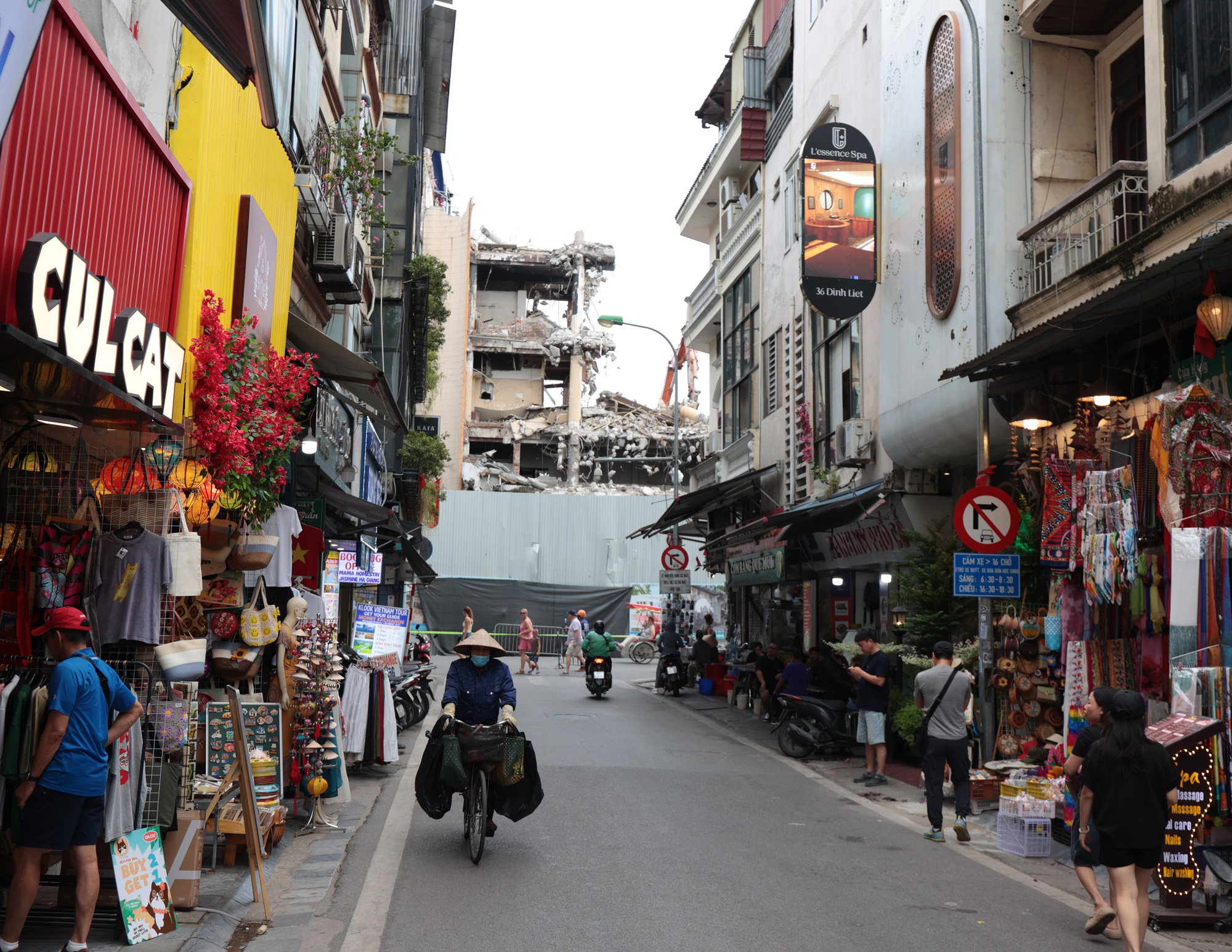 Tháo dỡ tòa nhà Hàm Cá Mập hoàn tất sau một tháng thi công cẩn thận - Ảnh 8.