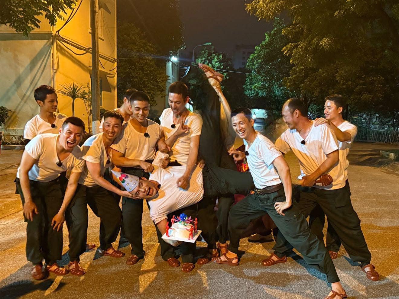 Vợ Phan Mạnh Quỳnh đăng đàn nhờ netizen "đánh ghen", còn bóc luôn danh tính "tiểu tam": Chuyện gì đây? - Ảnh 3.