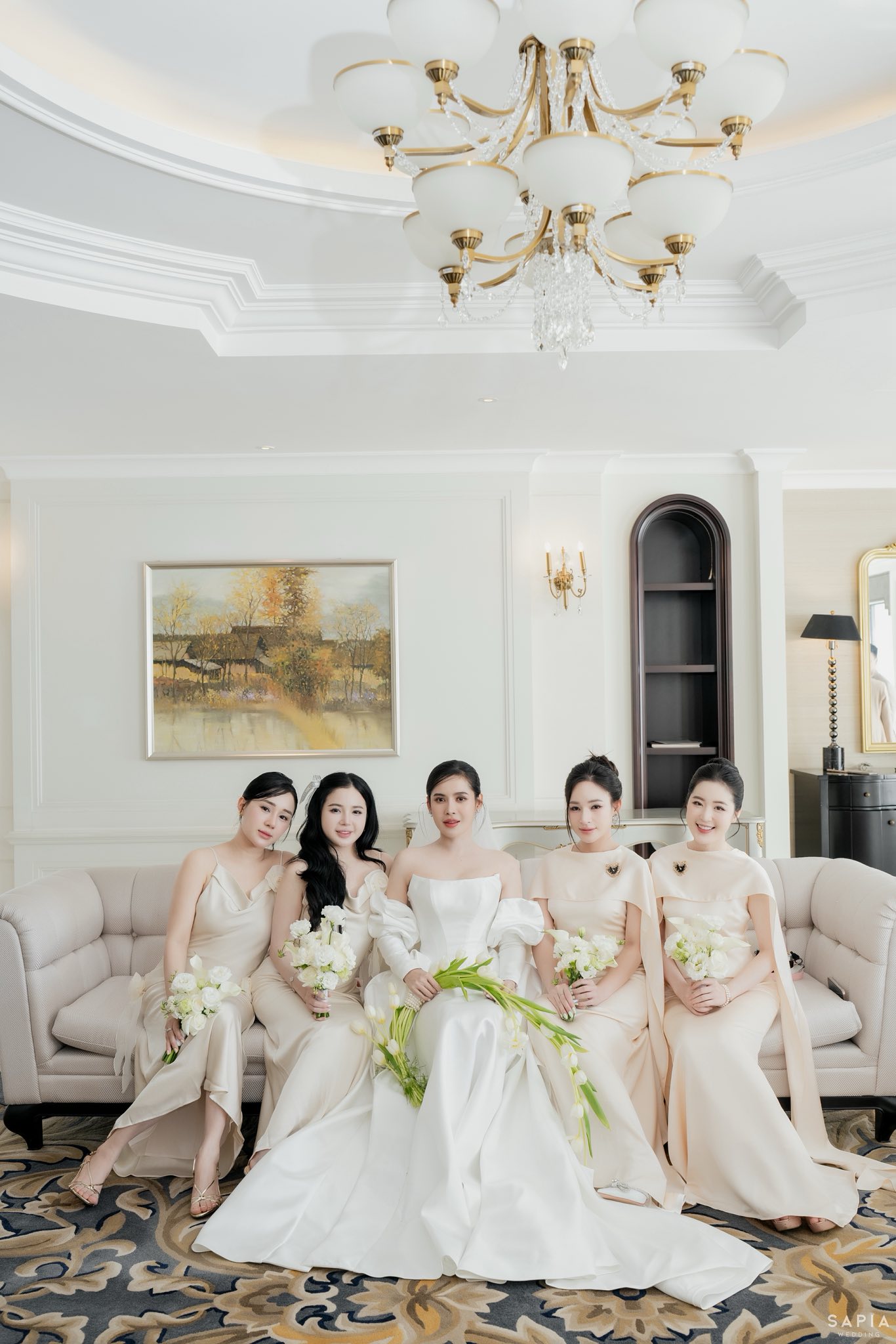 Sốc visual dàn phù rể giá hơn 30 tỷ trong đám cưới xa hoa của trung vệ ĐT Việt Nam và mẹ đơn thân- Ảnh 12.