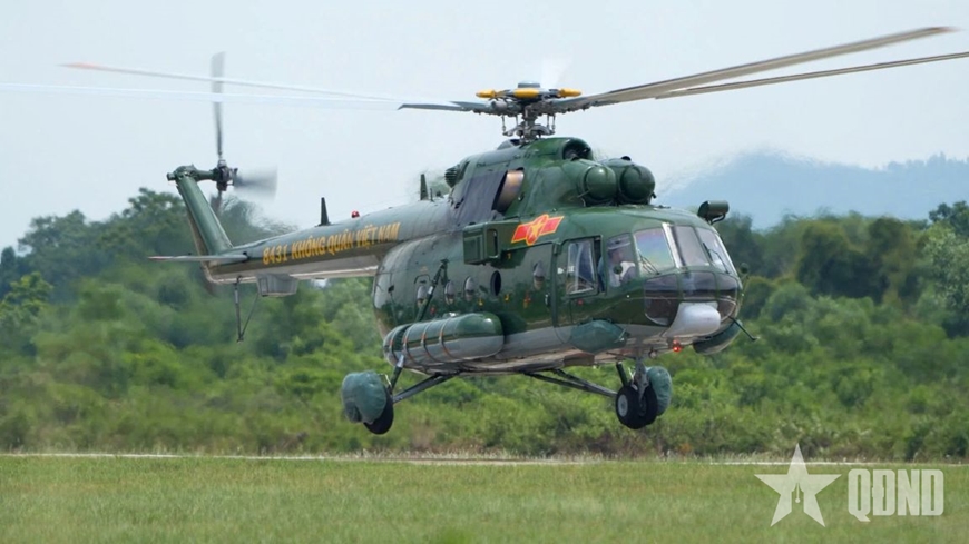 Cuộc hành quân 1.700 km của trực thăng, máy bay vận tải cho nhiệm vụ A80 - Ảnh 1.
