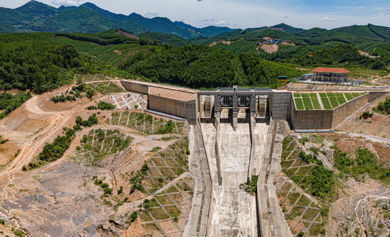 Cận cảnh hồ Cánh Tạng – đại thủy nông lớn nhất miền Bắc sắp vận hành - Ảnh 4.