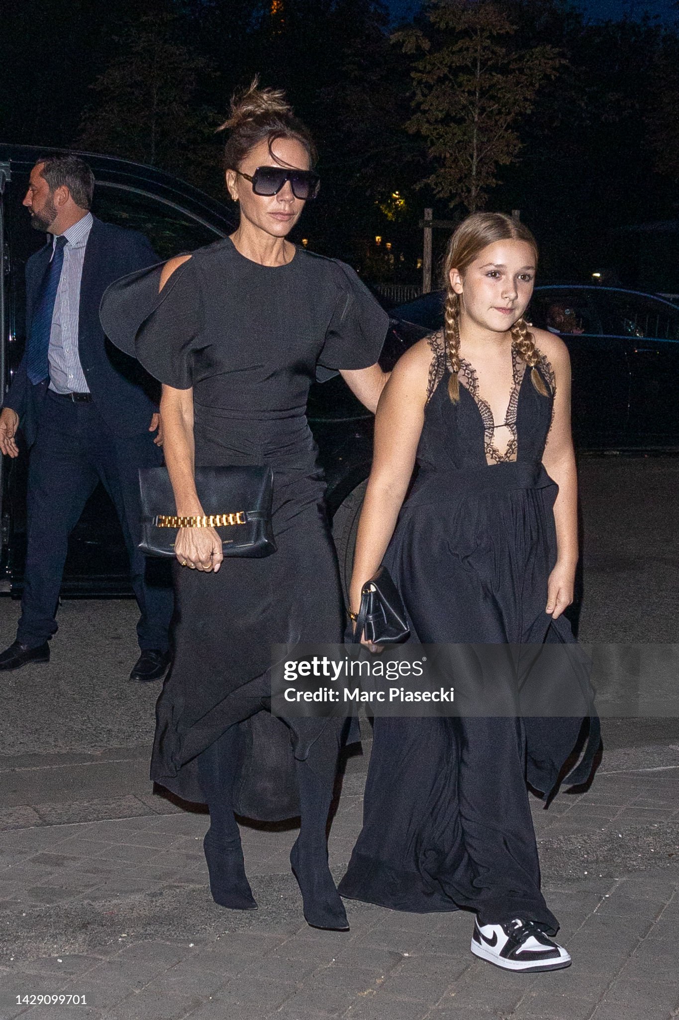 Ch&ugrave;m ảnh Harper Beckham: 14 tuổi đ&atilde; ra d&aacute;ng fashionista, chuẩn bị tiếp quản brand thời trang ri&ecirc;ng do bố mẹ lập ra - Ảnh 22.