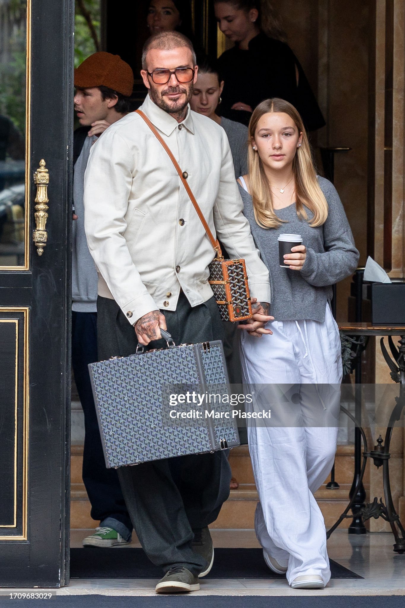 Ch&ugrave;m ảnh Harper Beckham: 14 tuổi đ&atilde; ra d&aacute;ng fashionista, chuẩn bị tiếp quản brand thời trang ri&ecirc;ng do bố mẹ lập ra - Ảnh 16.