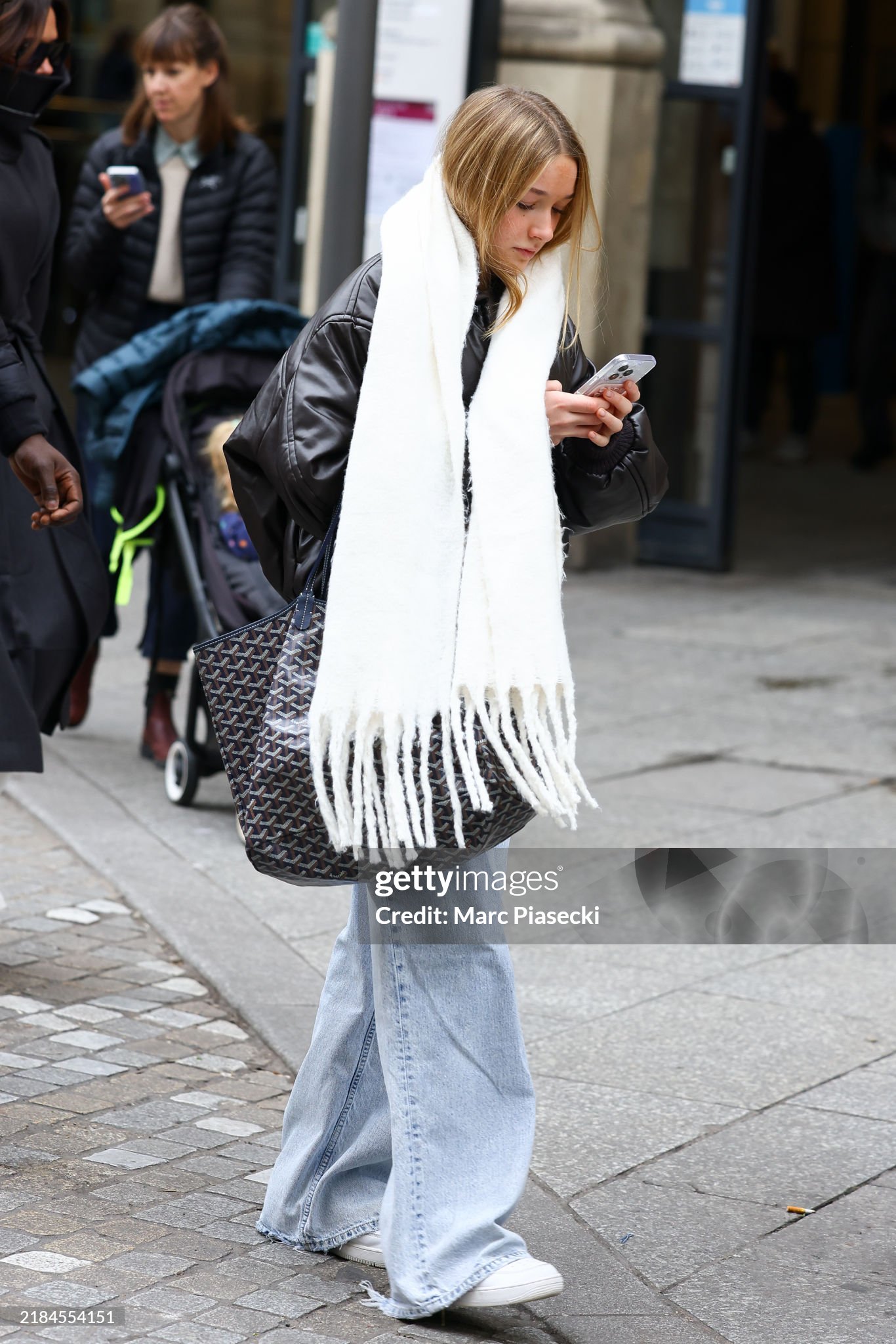 Ch&ugrave;m ảnh Harper Beckham: 14 tuổi đ&atilde; ra d&aacute;ng fashionista, chuẩn bị tiếp quản brand thời trang ri&ecirc;ng do bố mẹ lập ra - Ảnh 27.