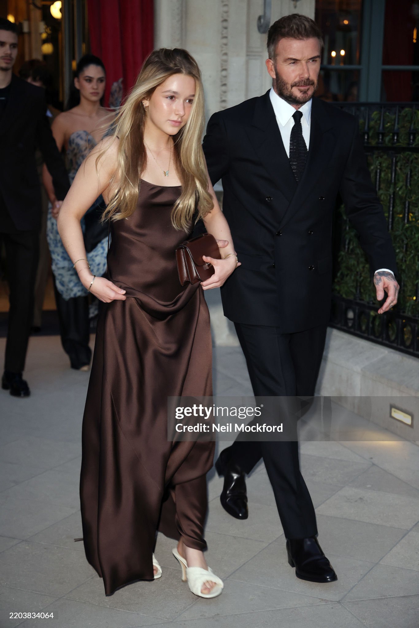 Ch&ugrave;m ảnh Harper Beckham: 14 tuổi đ&atilde; ra d&aacute;ng fashionista, chuẩn bị tiếp quản brand thời trang ri&ecirc;ng do bố mẹ lập ra - Ảnh 7.