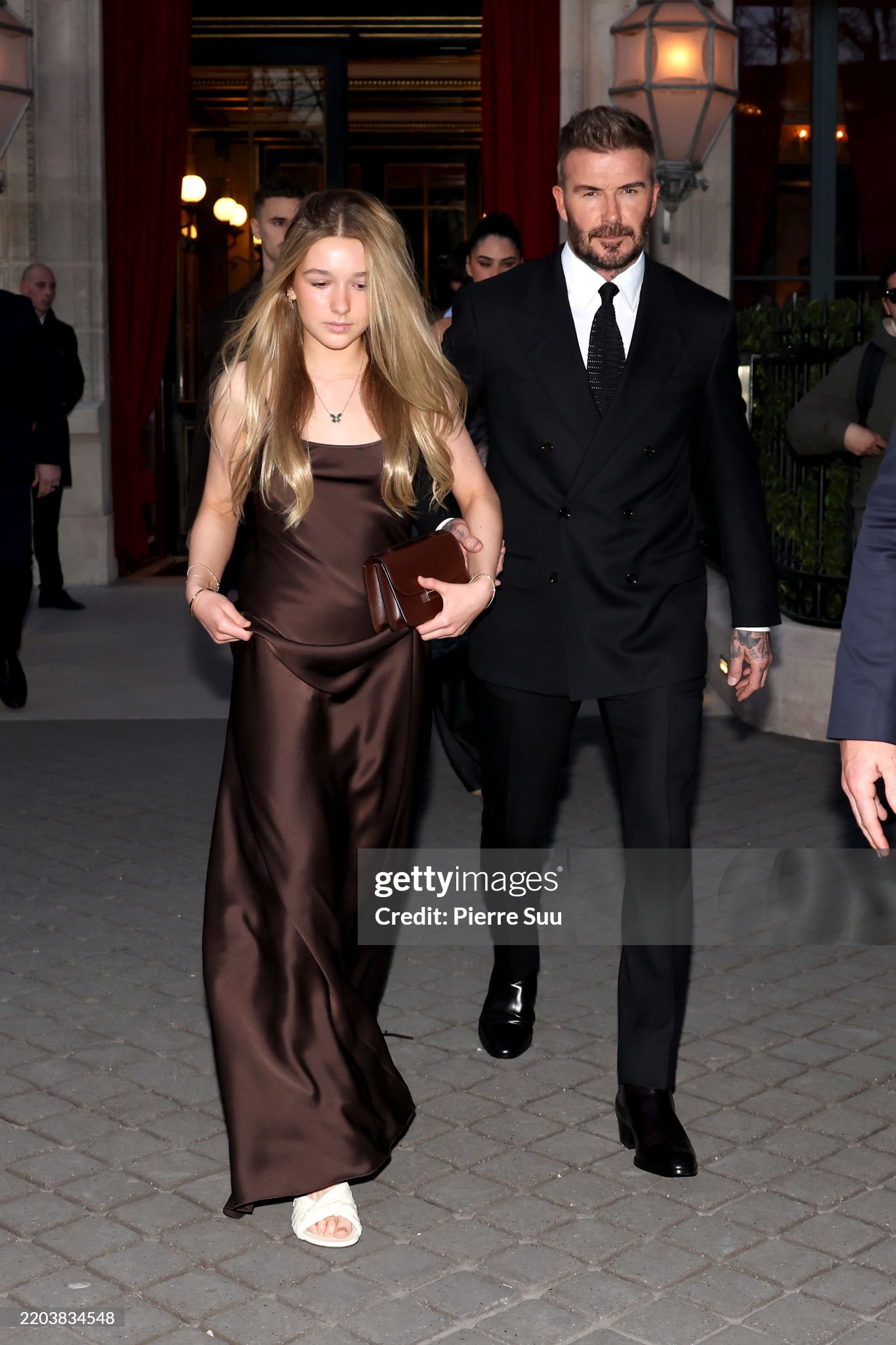 Ch&ugrave;m ảnh Harper Beckham: 14 tuổi đ&atilde; ra d&aacute;ng fashionista, chuẩn bị tiếp quản brand thời trang ri&ecirc;ng do bố mẹ lập ra - Ảnh 5.